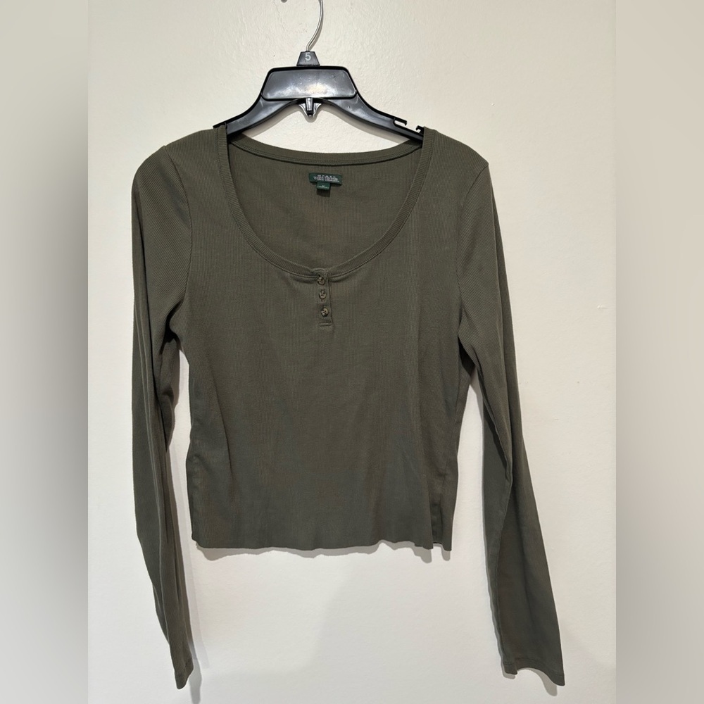 Wild Fable top size medium